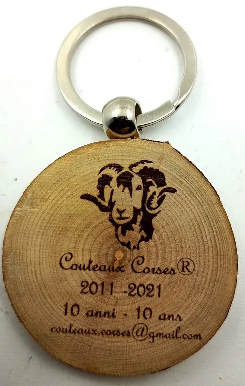 Porte-clés corses en bois locaux 2